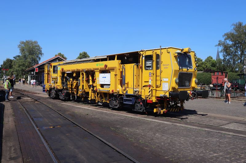 BAM Stopmachine met het fabrieksnummer 1214 en het UIC-nummer 99 84 942 8 702-7.